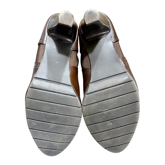 G. H. BASS & CO, BROWN ANKLE BOOTS WITH STRETCH FABRIC SIDES. SIZE 6 1/2M - Picture 5 of 6